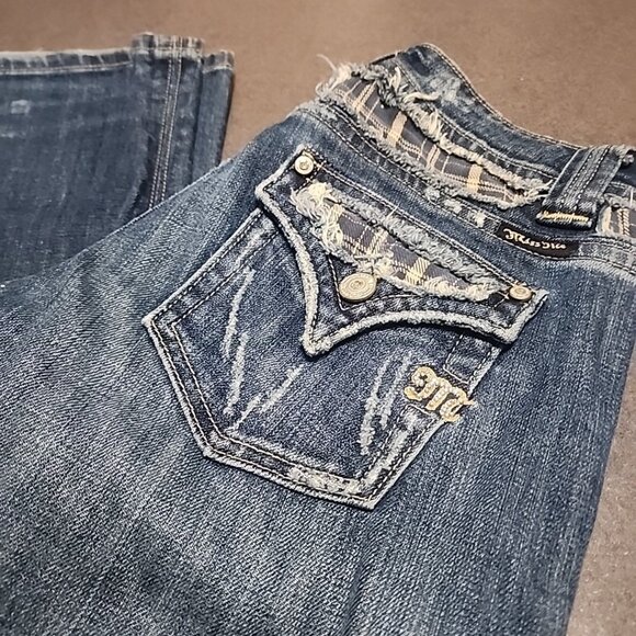 Miss Me Jeans Women's Size 27 Bootcut Dark Wash Distressed Embellished Pockets - Picture 1 of 12